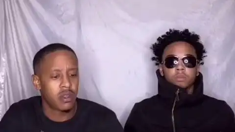 这么嚣张的走路,我还是第一次见到,红衣大叔的表情亮了哔哩哔哩bilibili
