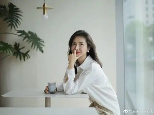 总裁原配好友再撕张大奕,放她小号黑历史,内容低俗一言难尽
