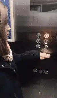 搞笑gif什么叫一笑百媚生
