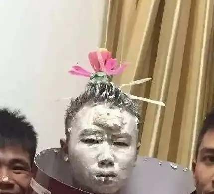 搞笑图片千万别惹学医的女生啊
