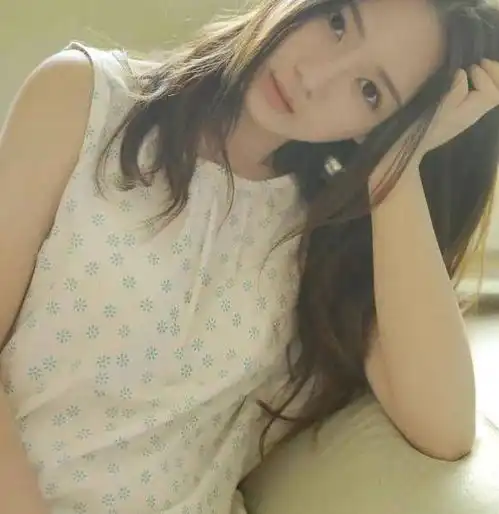 搞笑图片段子我跟我心目中的女神表白了
