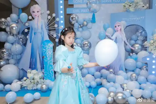 组图黄奕晒合照为女儿庆祝十岁生日写长信给铛铛爱意满满
