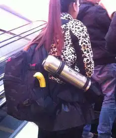 好大的裙底风啊,妹子想勾引男生,太简单了
