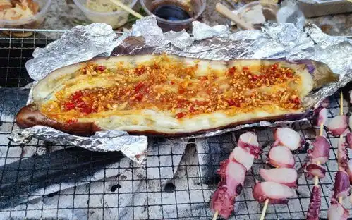 隔着屏幕馋哭了,兴业这个学校的美食节太有味儿
