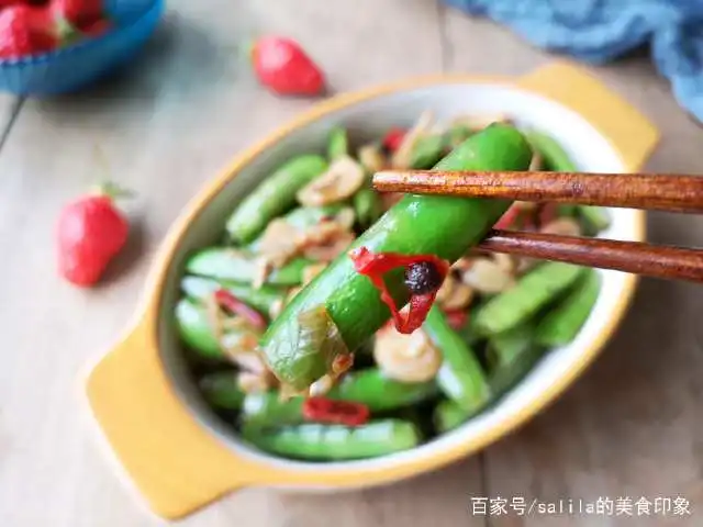 夏天别错过这菜,麻辣鲜香,既下酒又下饭,比大鱼大肉还好吃豌豆
