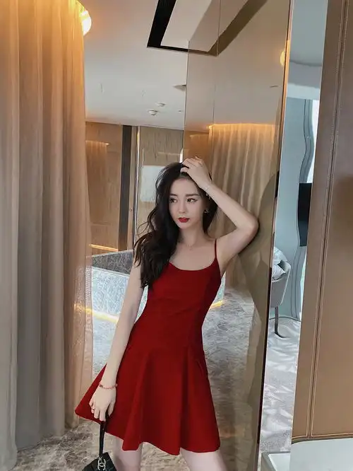 搞笑gif段子女朋友说想吃烤肉,家里只有这条件,将就吃点吧
