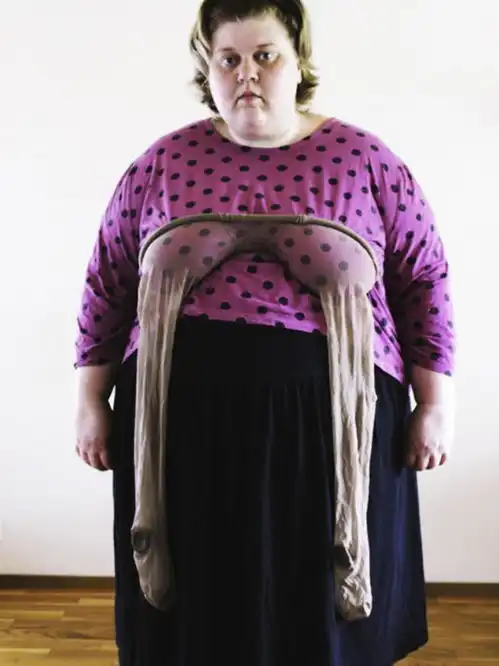 310斤的胖女生多次拒绝男神求婚

