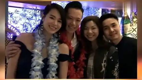胡杏儿晒全家福为老公庆生爹爹生日快乐
