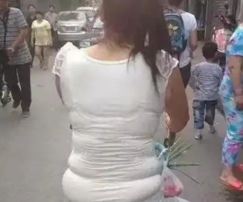 爆笑gif大爷想撩我我什么没见过
