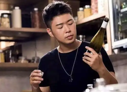 杜海涛模仿阿杜引爆笑,轻松搞笑的背后,是坚持不懈的积累
