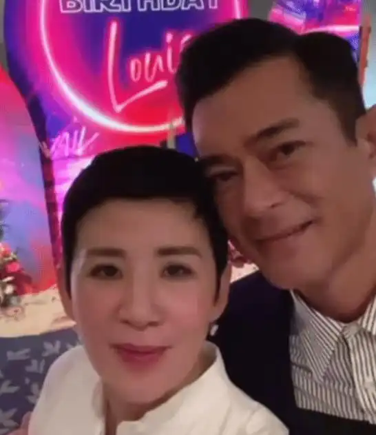 古天乐51岁生气开派对,与吴君如亲密互动,陈可辛一点也不吃醋
