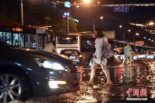 雷雨大风夜袭京城局部路段积水严重
