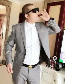 驴家班成员集体换头像,辛巴直播怒骂二驴,网友开始狗咬狗了
