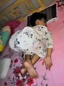 组图宝宝搞笑睡姿大比拼,哪张你觉得最好玩
