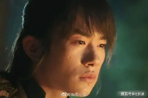 易烊千玺最想删掉的照片满脸痘坑,面目狰狞
