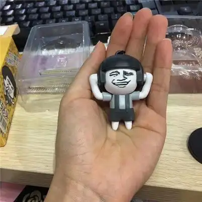 开心段子今天超市促销牛奶,一箱奶80元,还赠一把卡通椅子
