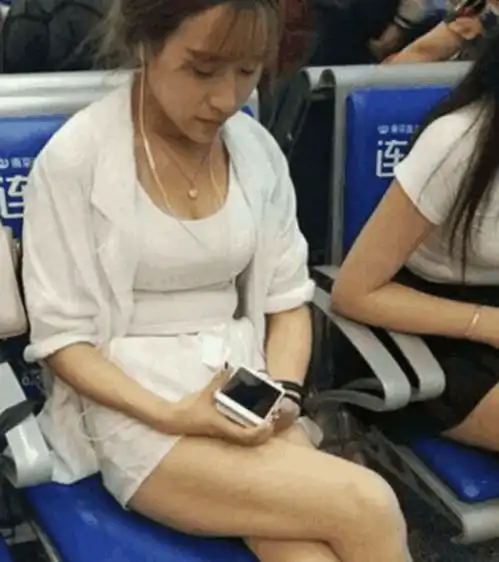 爆笑gif我感觉到来自食堂大妈的嘲讽,终于还是要和她们的手斗智斗勇
