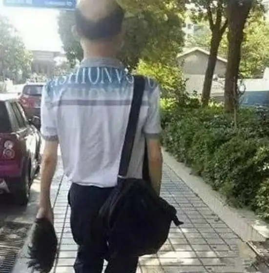 再忙也要偷着看的32张幽默图片,保证让你笑个不停
