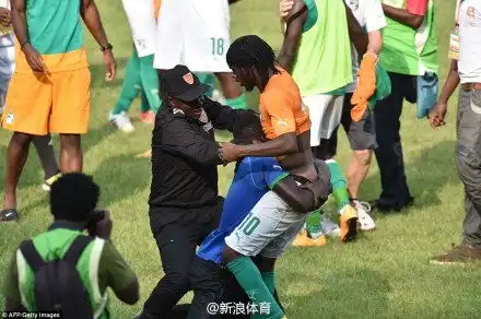 跑跑桑的相册足球是一项充满ji情的运动
