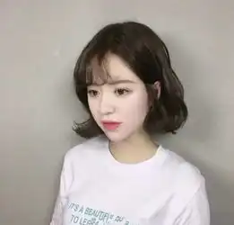 剪掉了七年的长发颜值居然咔咔飙升
