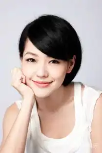 中韩女星都爱偏分短发郭采洁霸气马梓涵潮流
