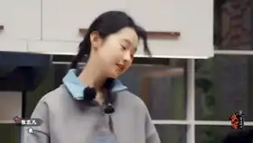 硬糖少女孙珍妮晒七夕与张艺凡互动截图,看到张艺凡的回复,太搞笑了
