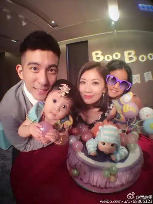她曾嫁入豪门,被传家暴离婚赔了2500万,40岁谈姐弟恋终于活成偶像剧
