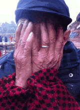 搞笑gif女生喝多了什么都做的出来
