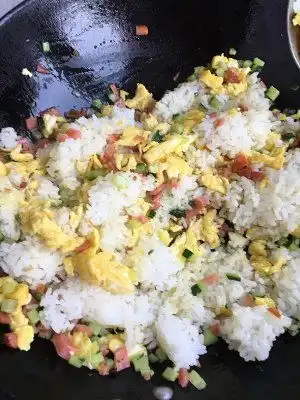 怎样做蛋炒饭又简单又好吃图解
