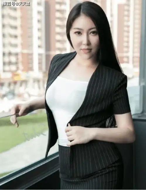 搞笑gif段子给它们加上手以后,毫无违和感
