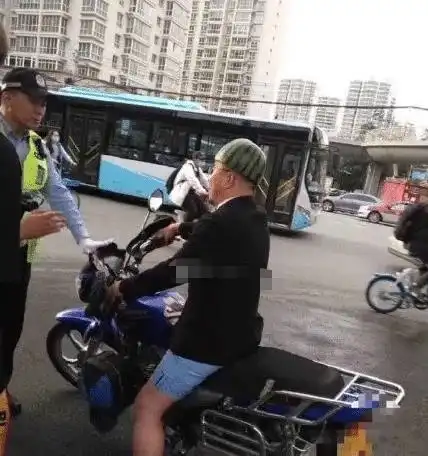 为什么现在的年轻人到点就下班,也不装样子了哈哈哈...评论真相了
