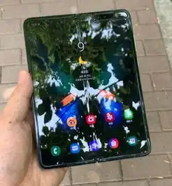折叠屏联想获大奖,给三星华为打样

