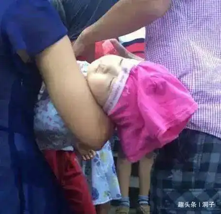 搞笑动态趣图gif小旺说爸爸妈妈和我
