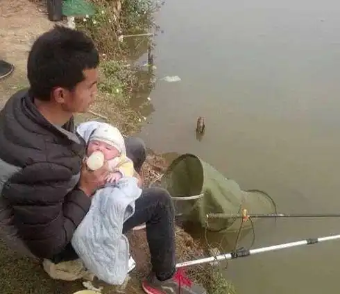 搞笑段子搞笑图片由于资金不够我买了海绵送给你
