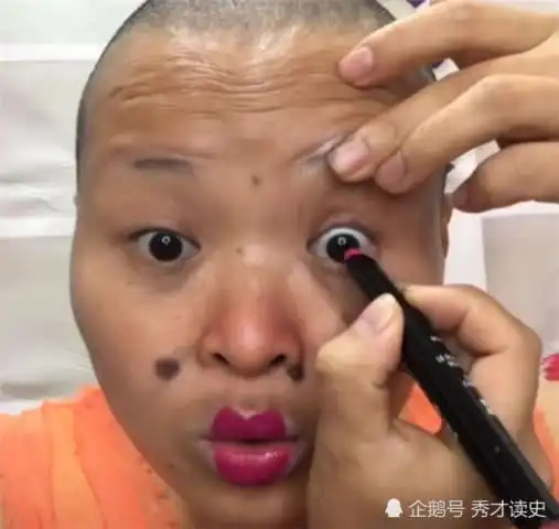 新手化妆vs化妆1年后,青铜变王者,网友吓skr人
