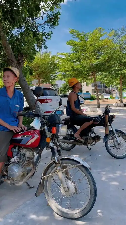 不说了,回家喝西北风了
