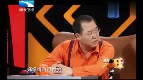 8岁小郭德纲登上舞台演唱忐忑,搞怪机智表情逗笑全场
