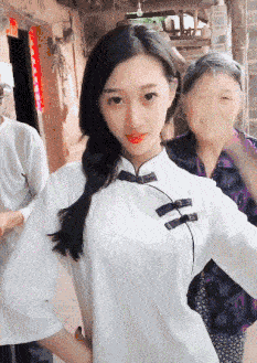 搞笑gif段子小明问小李双十一买的啥
