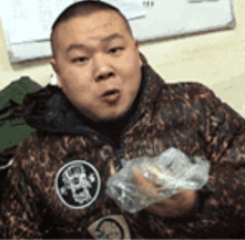 岳云鹏八块腹肌公狗腰曝光
