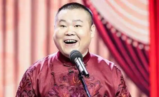 岳云鹏挂在嘴边的铁锤妹妹,原来是宅男女神,身材令人羡慕
