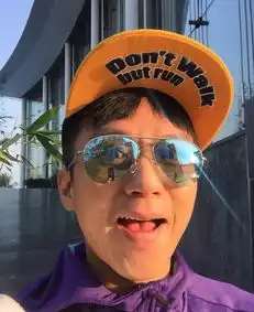 邓超鬼马九连拍喊话自称鲜肉能辟邪
