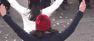 搞笑gif趣图大师,你这样写字的话,头发很快就没了
