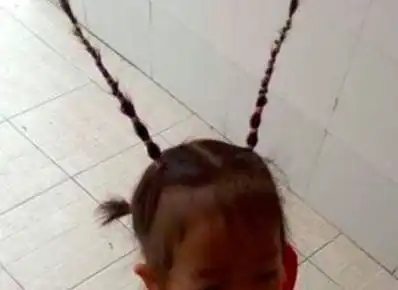 搞笑图片幽默段子笑话哥们,你从马桶里面爬出来,想吓死人呀
