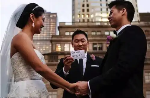 结婚照也可以这么有趣
