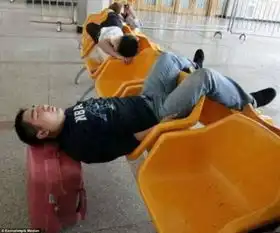强突袭被睡魔打败的人类囧雷傻缺473
