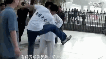 美女搭车色诱司机这样的乘客放着让我来
