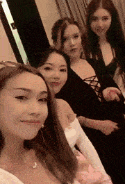 搞笑gif趣图姑娘,你这红包要的,够委婉
