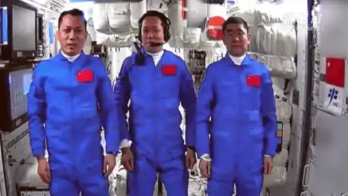 中国太空家园迎来首批常驻居民,地球上的我们,能肉眼看到吗

