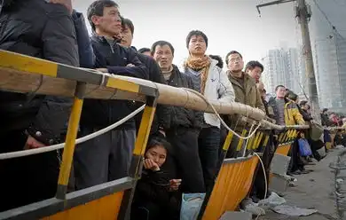春运上海安排8000大巴兜底确保世博建设者回家过年
