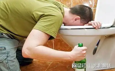 搞笑应酬拒酒不用怕,6招拒酒绝招教你应对自如

